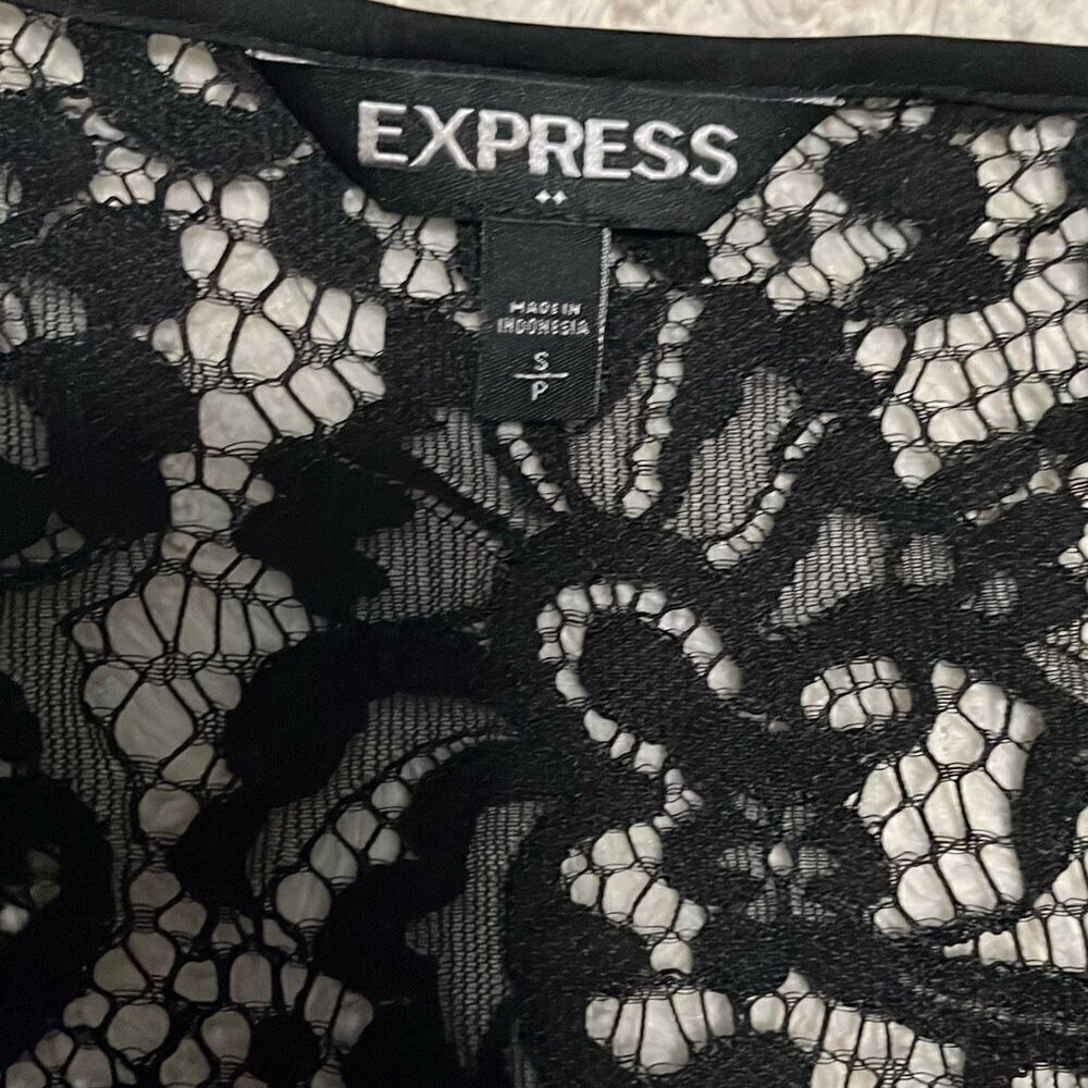 Express Lace Tee - Picture 6 of 8
